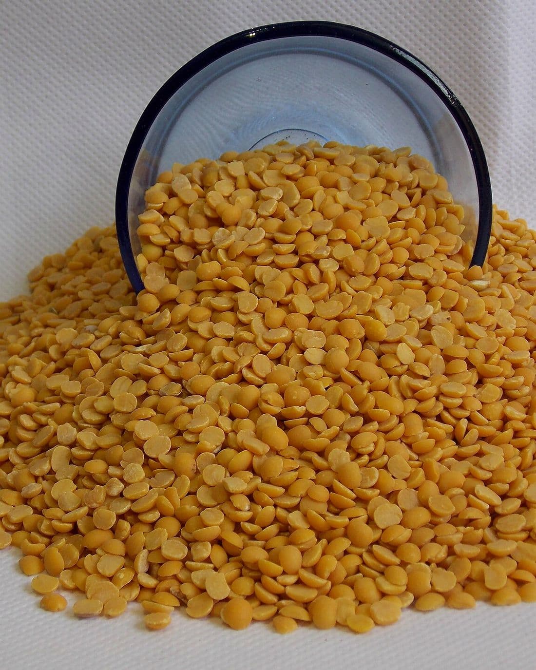 Split pigeon peas.